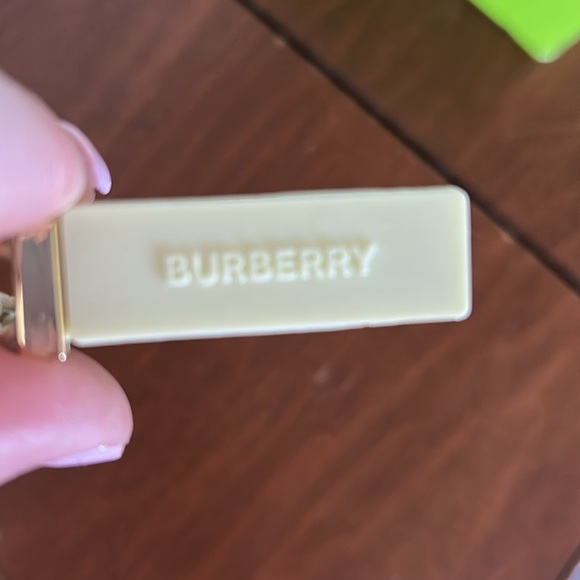 Authentic Burberry light lime green Wristlet - Picture 5 of 8